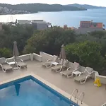 Sealuxe With Heated Pool And Sea View Trogir