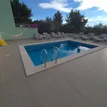Apartament Sealuxe With Heated Pool And Sea View