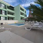 Sealuxe With Heated Pool And Sea View