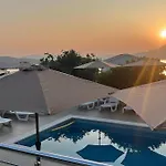 Sealuxe With Heated Pool And Sea View Trogir