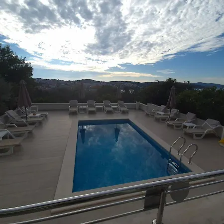 Sealuxe With Heated Pool And Sea View 아파트