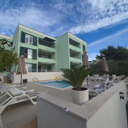 아파트 Sealuxe With Heated Pool And Sea View 트로기르