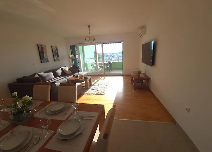 Apartman Sealuxe With Heated Pool And Sea View