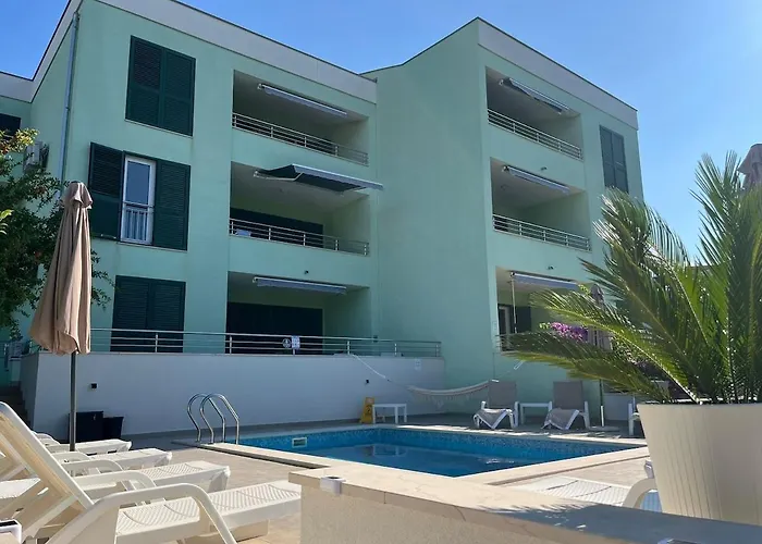 Sealuxe With Heated Pool And Sea View Apartman Trogir