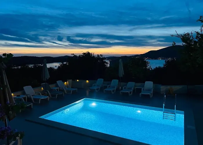 Sealuxe With Heated Pool And Sea View Apartman