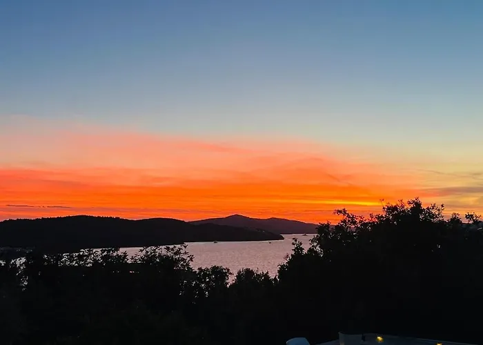Sealuxe With Heated Pool And Sea View Apartman Trogir