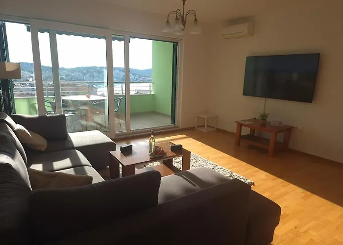Apartman Sealuxe With Heated Pool And Sea View