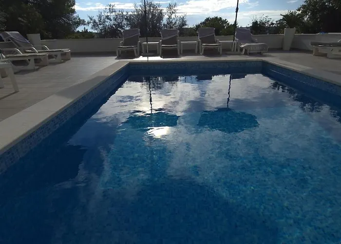 Apartman Sealuxe With Heated Pool And Sea View