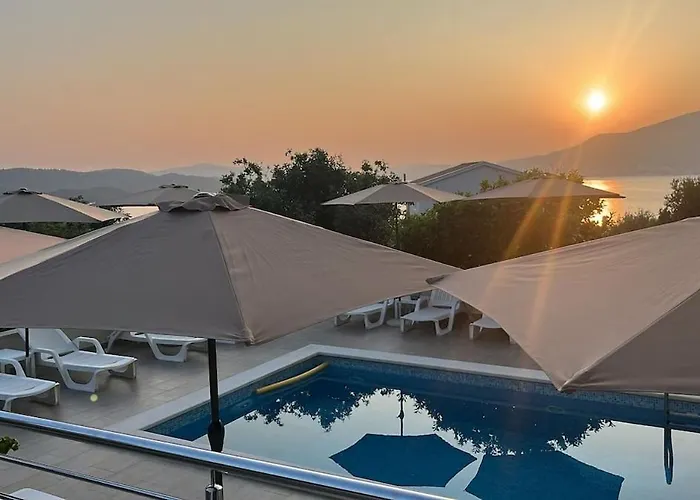 Sealuxe With Heated Pool And Sea View Trogir