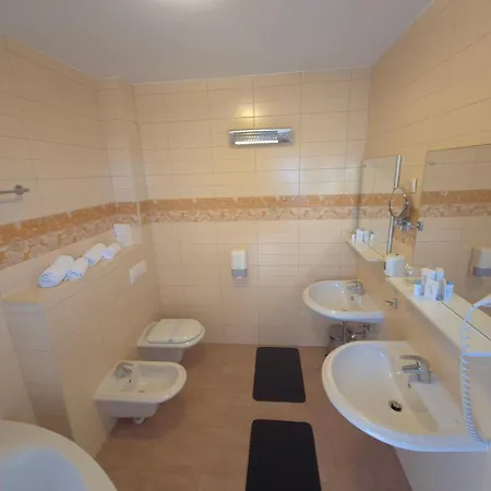 Sealuxe With Heated Pool And Sea View Apartment
