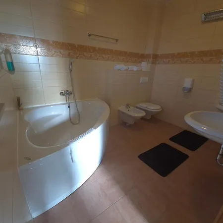 Sealuxe With Heated Pool And Sea View Apartment
