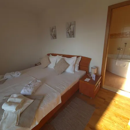 Sealuxe With Heated Pool And Sea View Apartment *