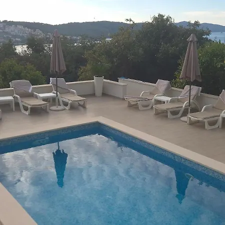 Sealuxe With Heated Pool And Sea View Apartment Trogir