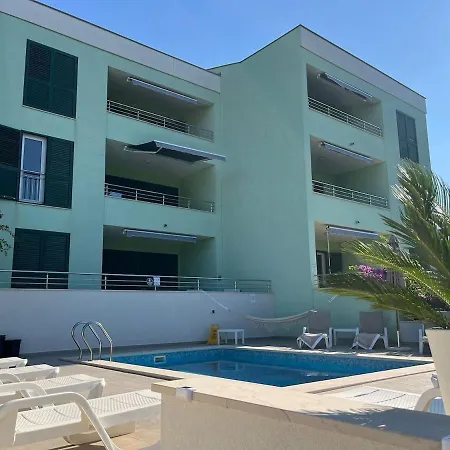 Sealuxe With Heated Pool And Sea View Appartement Trogir