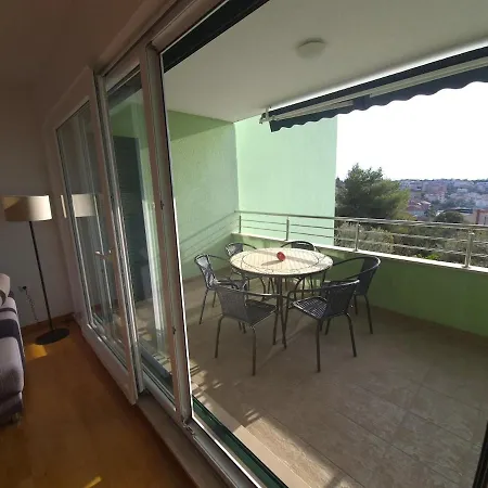 Apartment Sealuxe With Heated Pool And Sea View