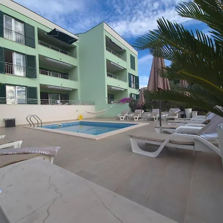 Sealuxe With Heated Pool And Sea View
