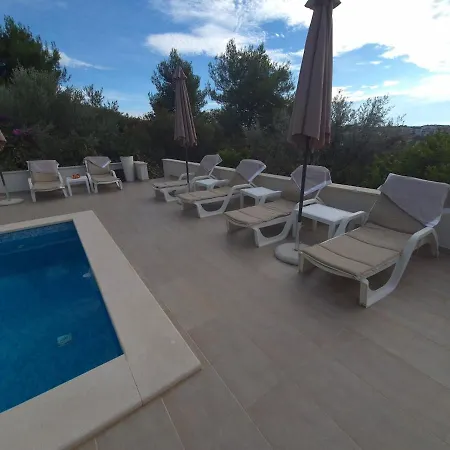 Apartment Sealuxe With Heated Pool And Sea View *