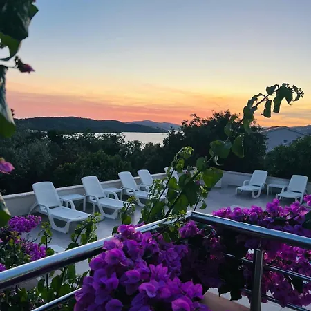 Sealuxe With Heated Pool And Sea View *