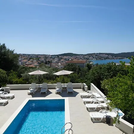 Sealuxe With Heated Pool And Sea View