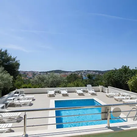 Sealuxe With Heated Pool And Sea View Trogir