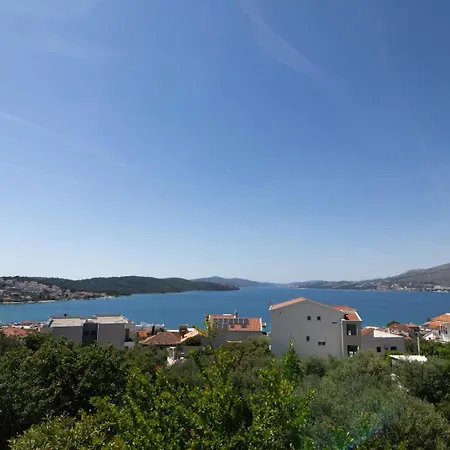 Apartamento Sealuxe With Heated Pool And Sea View Trogir