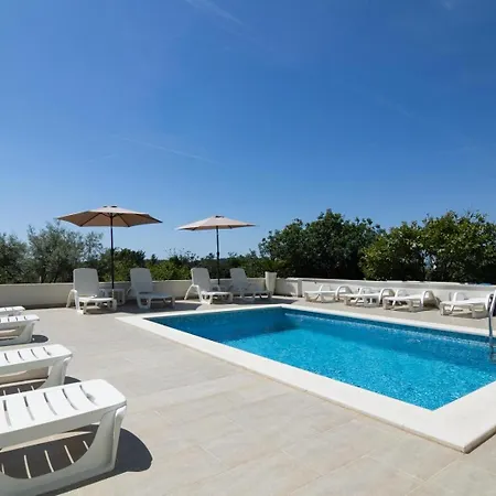 Sealuxe With Heated Pool And Sea View