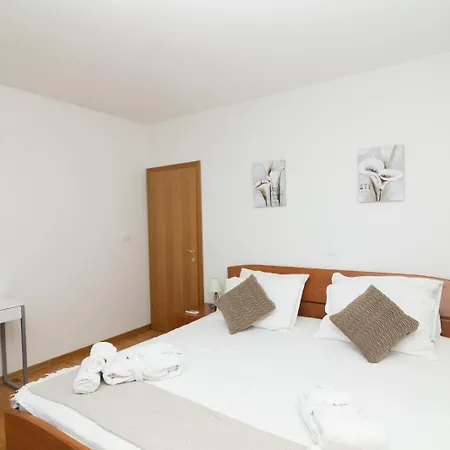 Sealuxe With Heated Pool And Sea View Appartement Trogir