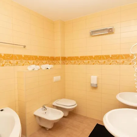 Sealuxe With Heated Pool And Sea View Appartement Trogir