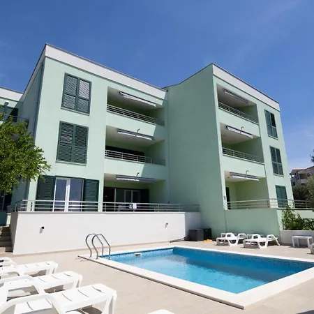 Appartement Sealuxe With Heated Pool And Sea View Trogir