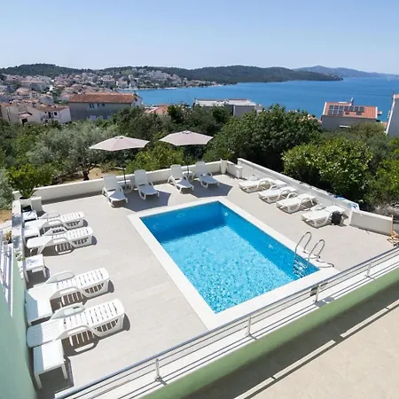 Sealuxe With Heated Pool And Sea View Lejlighed Trogir