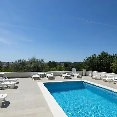 Sealuxe With Heated Pool And Sea View Trogir