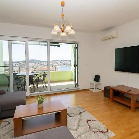 Appartement Sealuxe With Heated Pool And Sea View
