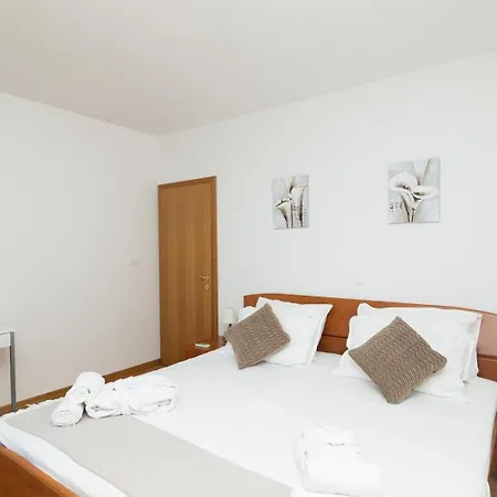 Sealuxe With Heated Pool And Sea View Appartement *