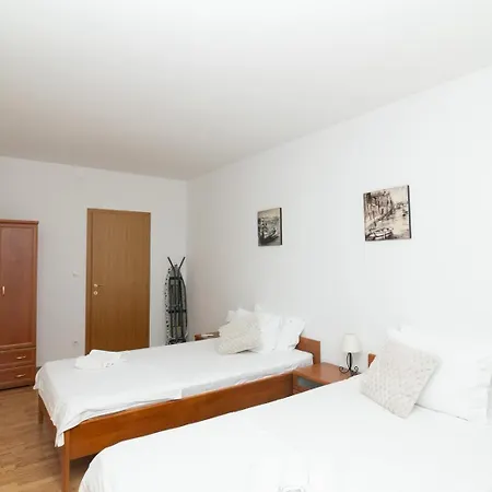 Lejlighed Sealuxe With Heated Pool And Sea View Trogir