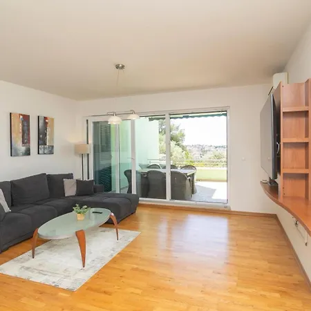 Sealuxe With Heated Pool And Sea View Appartement Trogir