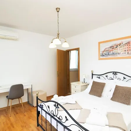 Appartement Sealuxe With Heated Pool And Sea View Trogir