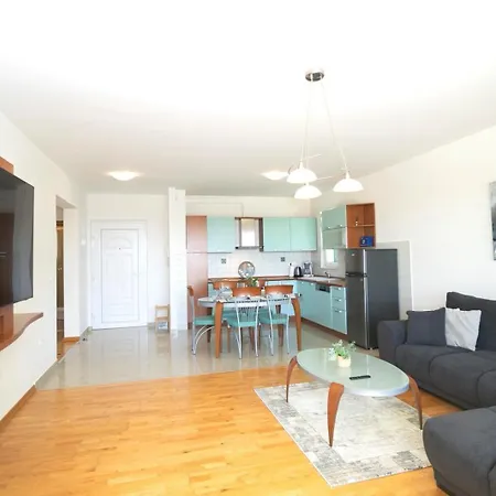 Appartement Sealuxe With Heated Pool And Sea View Trogir