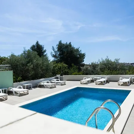 Sealuxe With Heated Pool And Sea View