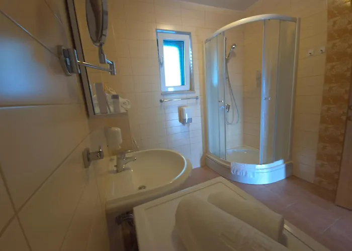 Apartment Sealuxe With Heated Pool And Sea View Trogir