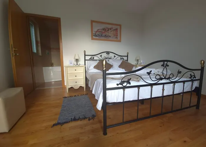 Sealuxe With Heated Pool And Sea View 公寓 特罗吉尔