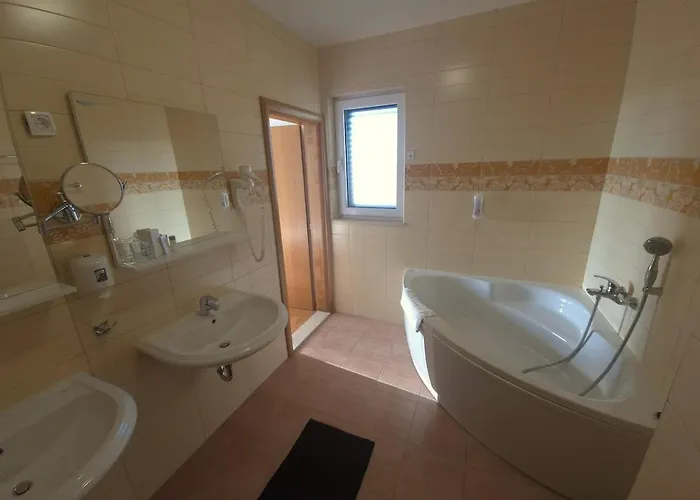 Apartment Sealuxe With Heated Pool And Sea View