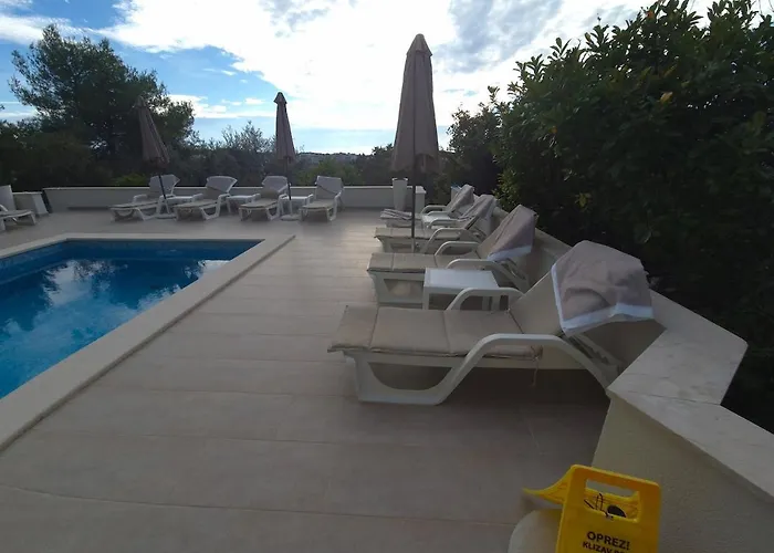 Sealuxe With Heated Pool And Sea View Trogir