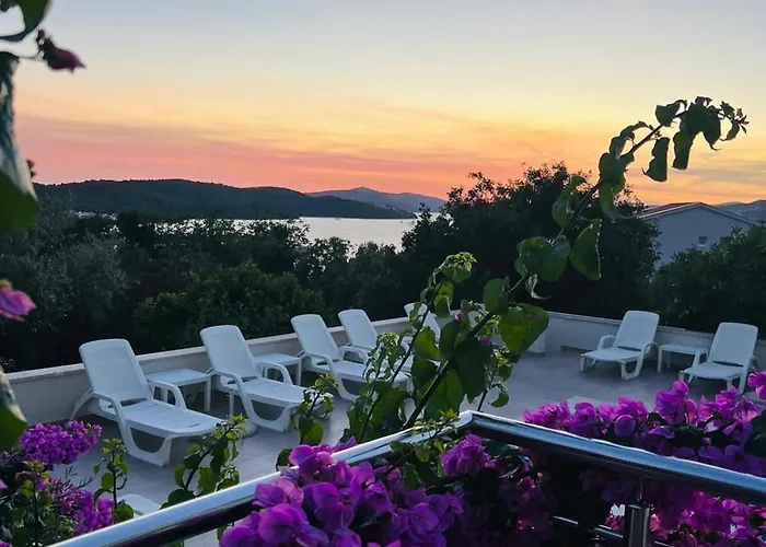 Sealuxe With Heated Pool And Sea View *